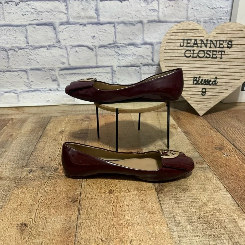 Tory Burch Size 8.5 Square toe Logo Oxblood Soft Patent Leather Flats